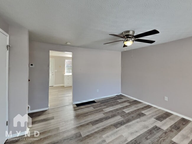 Photo - 2270 Cardston Dr