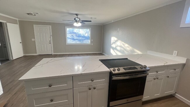 402 E Wichita St Unit 306 N Angelina