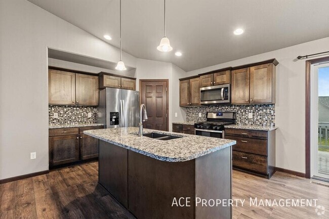 Building Photo - 533 Mace Dr Rental