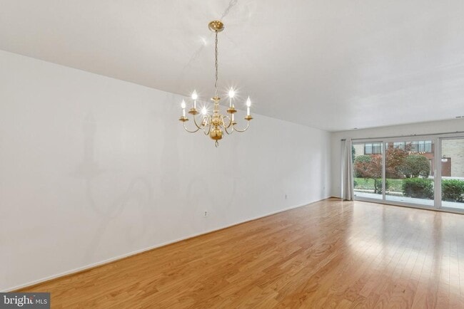 Photo - 2817 Jermantown Rd Unidad 108