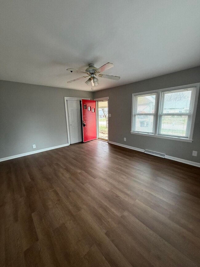 Photo - 611 Chestnut St