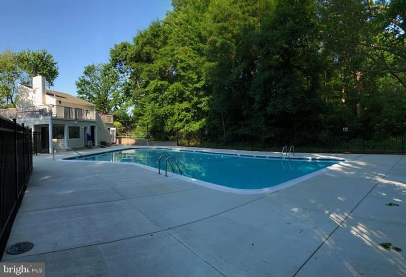 Photo - 290 Hilltop Ln
