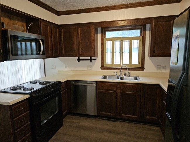 Photo - 1617 Hennessy Pl