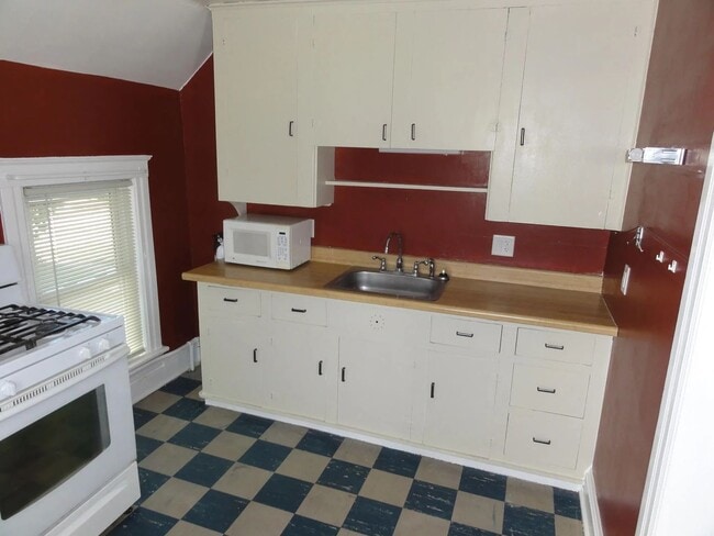 Photo - 1122 W Grand Ave Unit 2- Upper