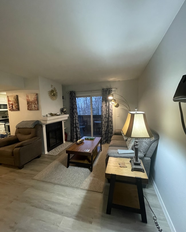 Fully Furnished Foxridge Condo! 2 bedroom/... Condo for Rent in