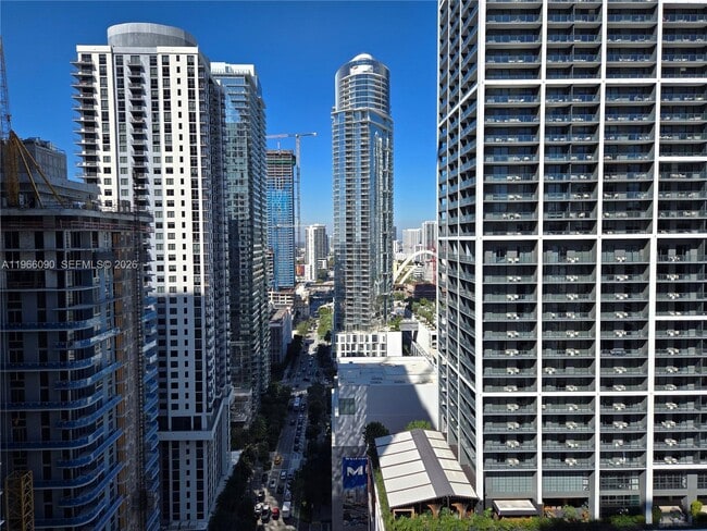 Photo - 121 NE 5th St Unidad 2908