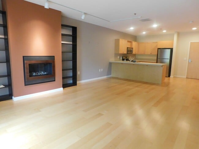 Photo - Fall Special $300 Off First Full Mo.-Beaut...