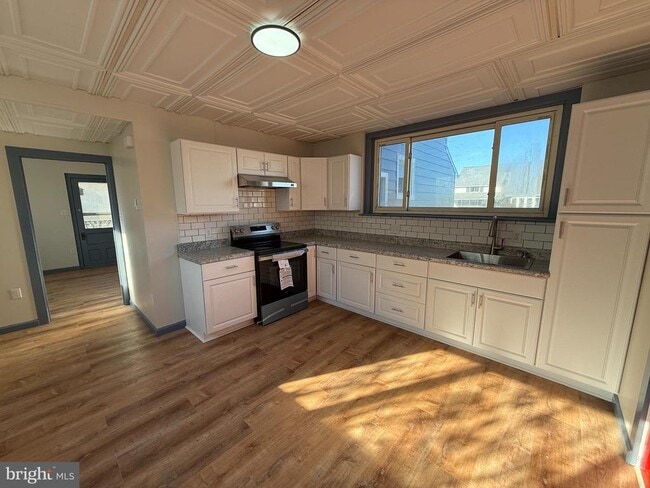 Building Photo - 5036 Leesport Ave