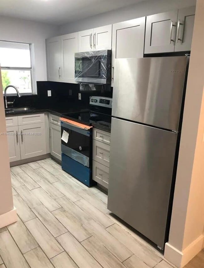 Building Photo - 250 Layne Blvd Unit 307 Rental
