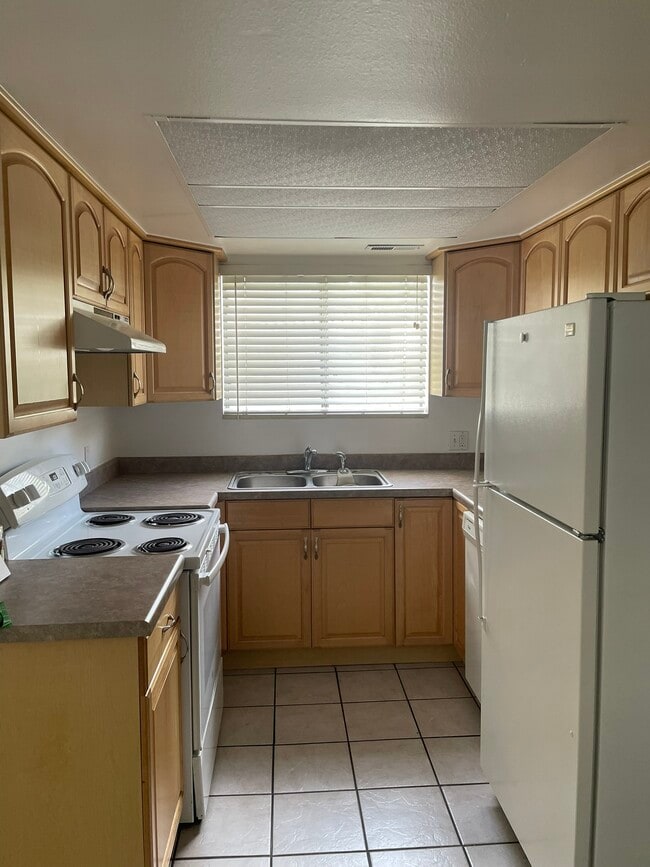 Photo - 1044 E Quail Park Dr