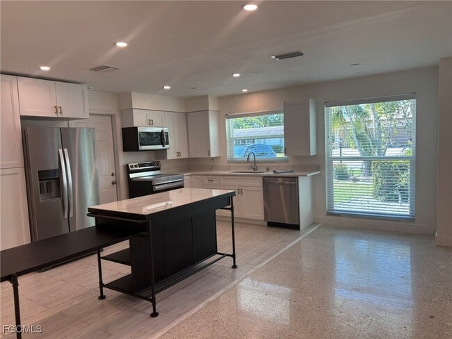 Building Photo - 5917 SW 1st Ct