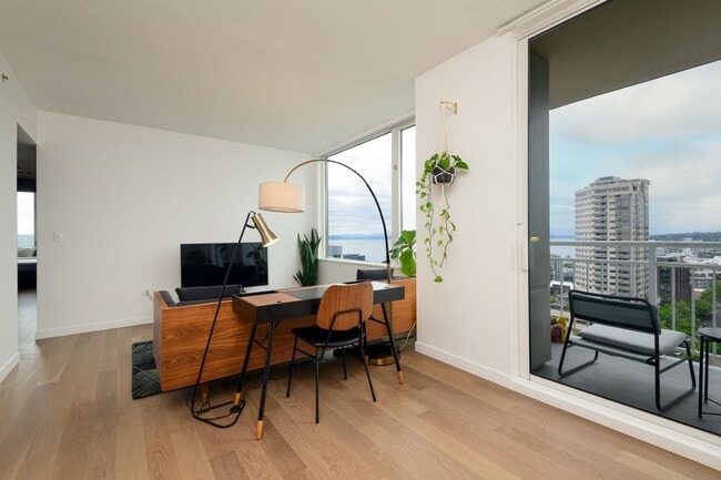 Photo - Seattle Heights Condominiums ~ Belltown Unit 1906