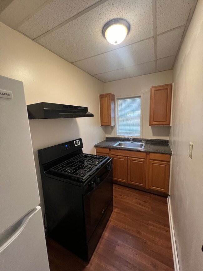 Building Photo - 125-131 N West St Unit 125 N West St Rental