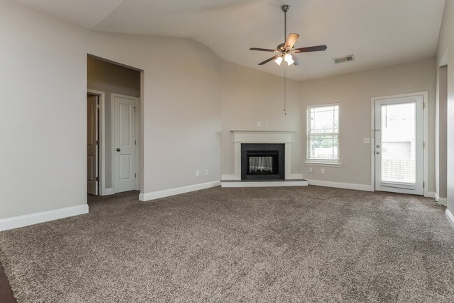 Photo - 547 Joneus Dr