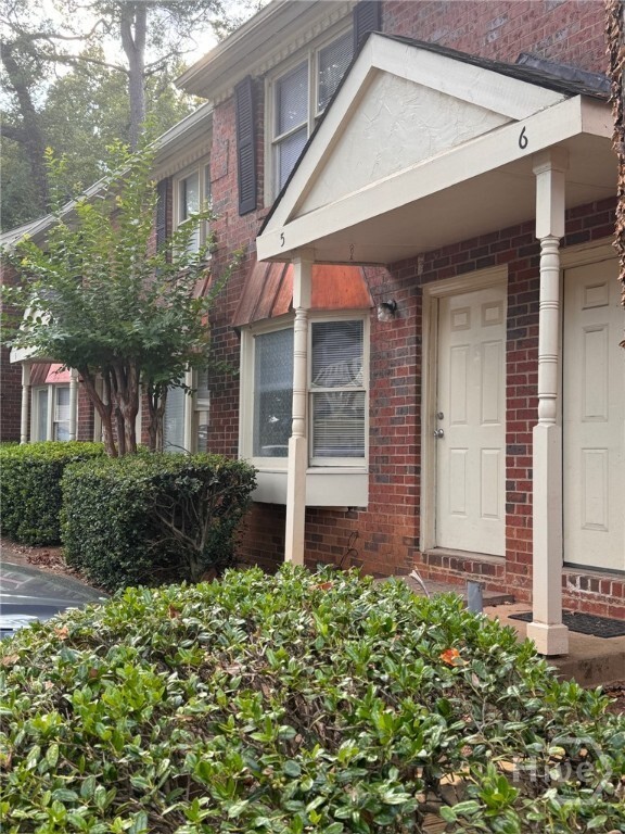 Building Photo - 170 Northview Dr Unit 6