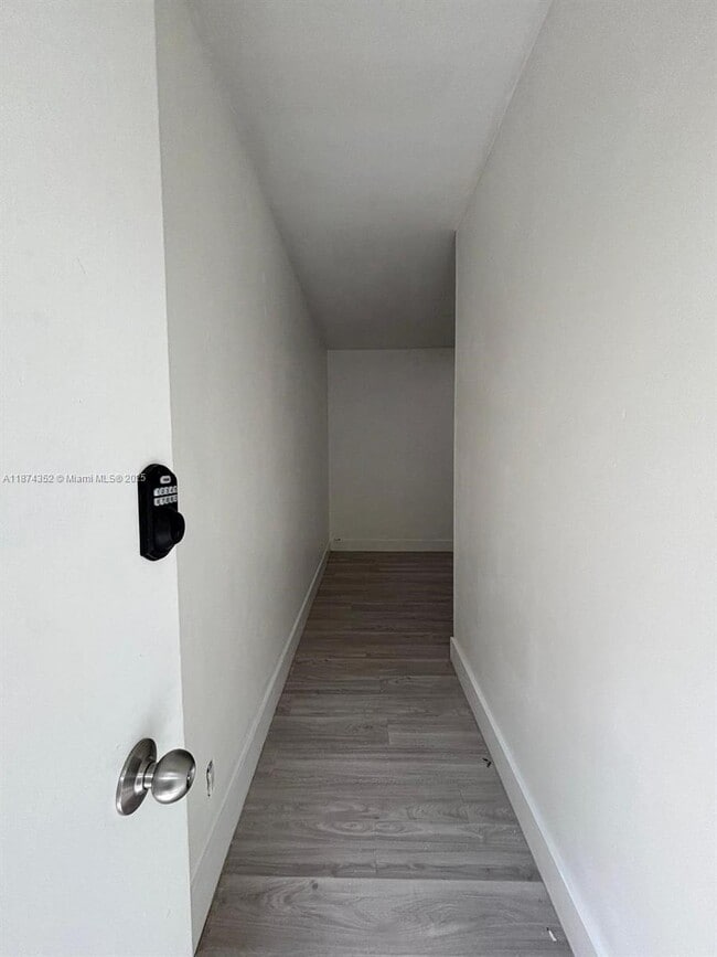 Photo - 2025 Bay Dr Unit 3