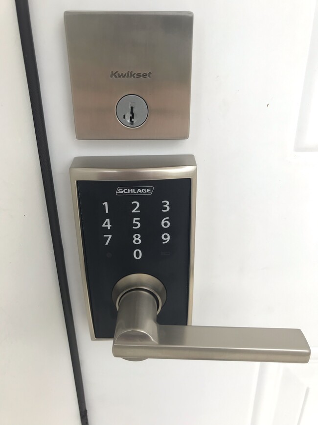 Photo - 1207 E Main St Unidad #2