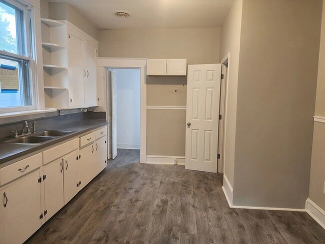 Photo - 126 N Oak Ave