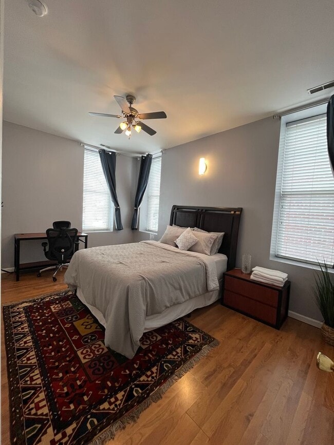 Photo - 2 bedrooms center of Downtown!