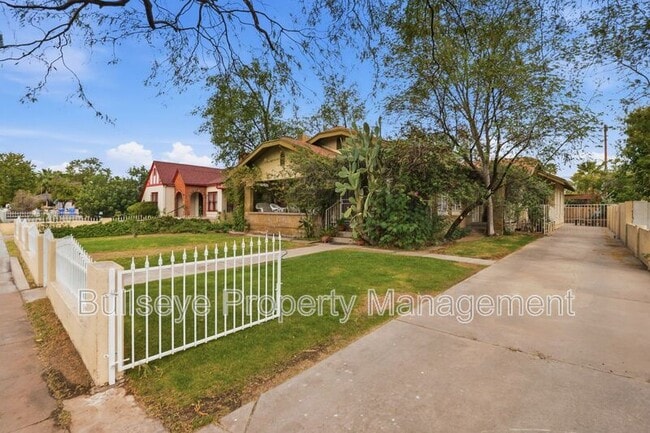 Photo - 718 W Roosevelt St