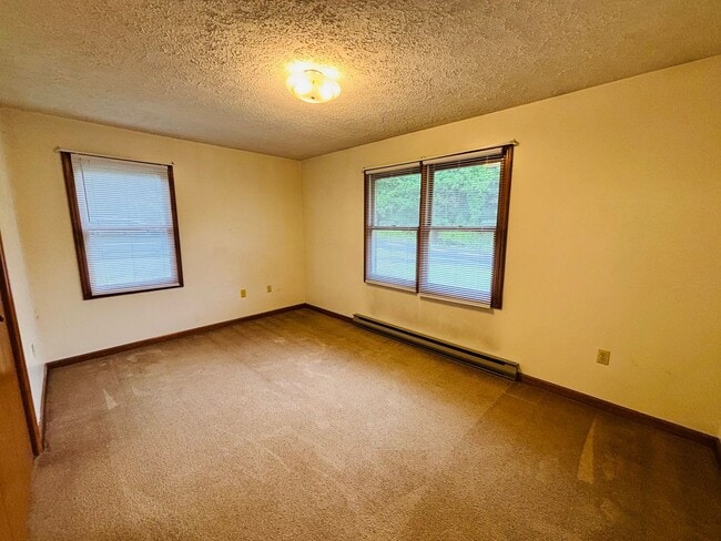 Photo - 804 Craigs Mountain Rd