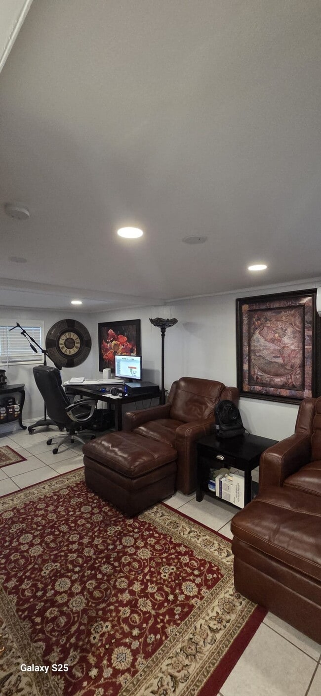 1324 SW 31st St Unit 2