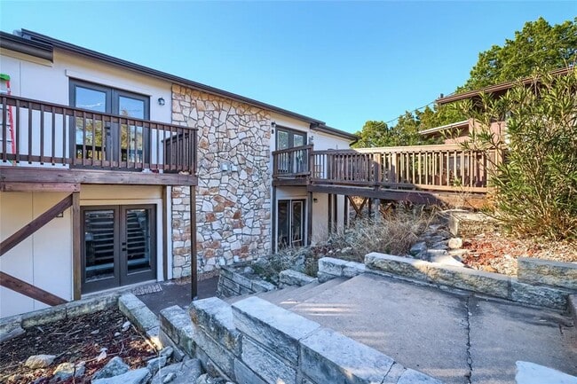 Building Photo - 5909 Lago Vista Way Unit C Rental