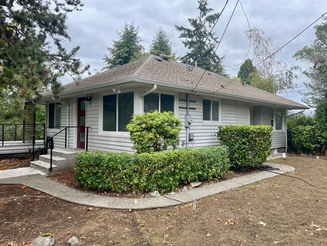 Photo - 7605 Sunset Cir W