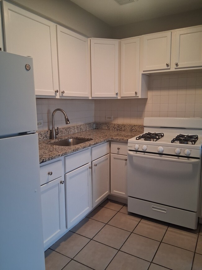 Building Photo - 3351 Commercial