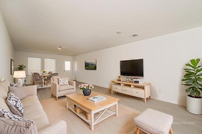 Photo - 554 Layne Overlook