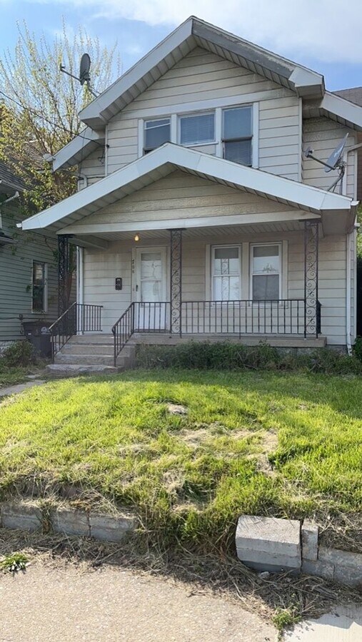 3 Bedroom House - South Side - 3 Bedroom House - South Side
