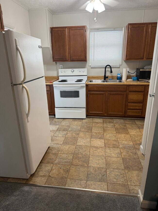 Photo - 109 Tower Ln Unidad Tower Lane
