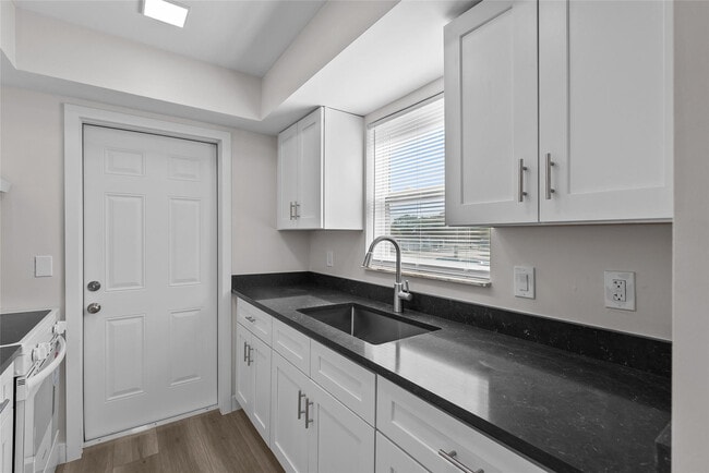 Photo - 1150 E Sample Rd Unidad 202