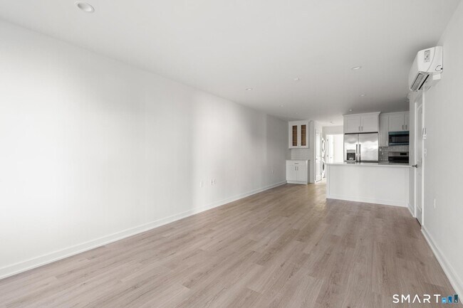 Photo - 29 Village Rd Unidad 3