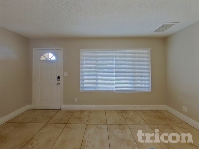 Photo - 9833 N 47th Dr