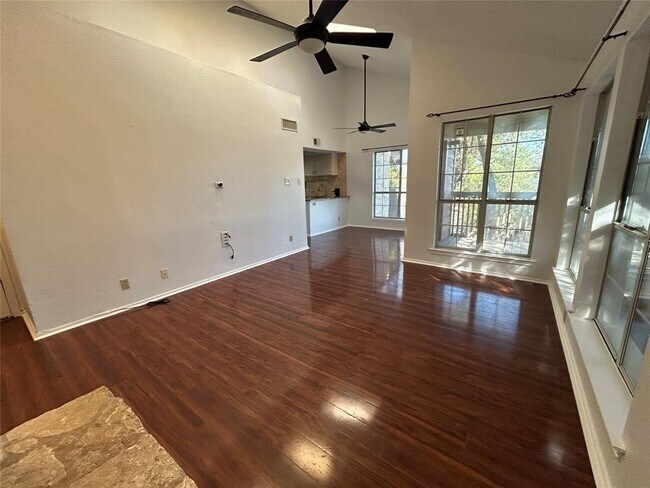 Photo - 3809 Spicewood Springs Rd Unit 208