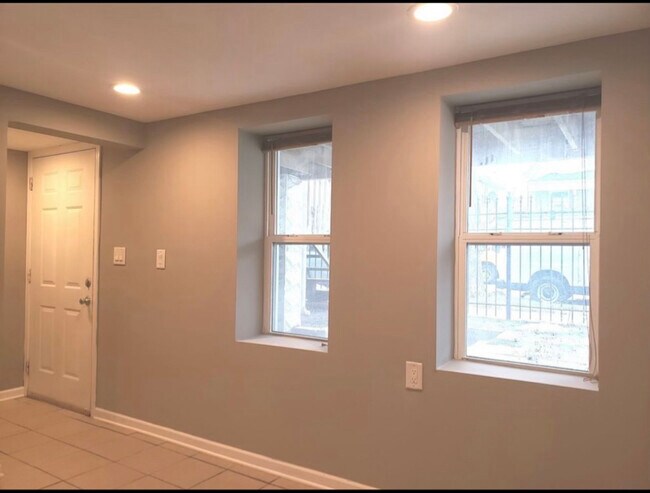 Photo - 2214 N Mango Ave Unit 2 Garden