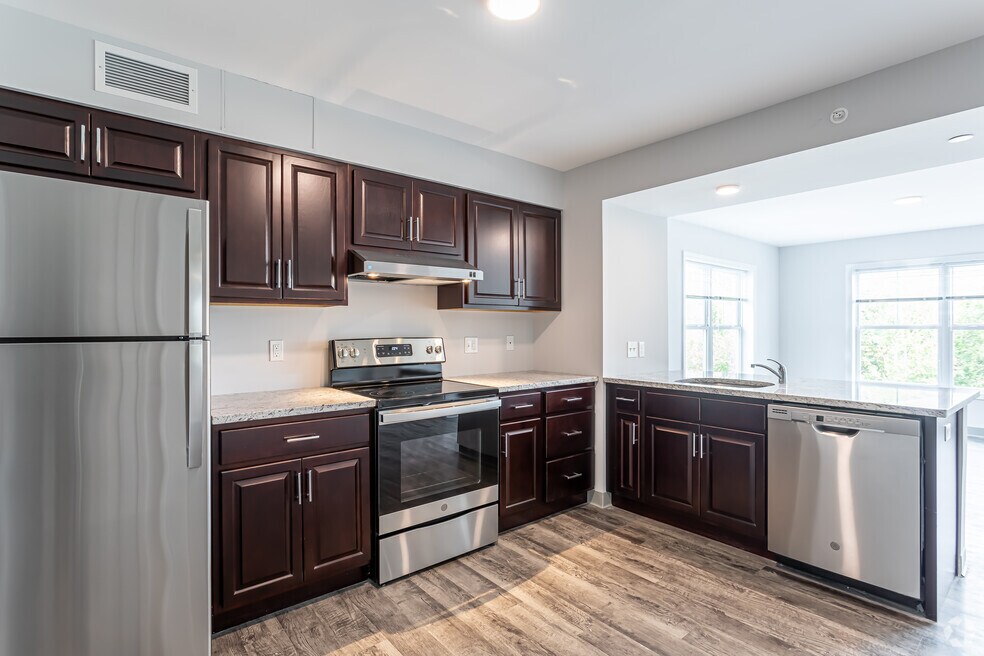 1BR, 1BA Corner - Kitchen