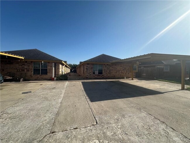Building Photo - 3703 Zelma St Unit 3 Rental