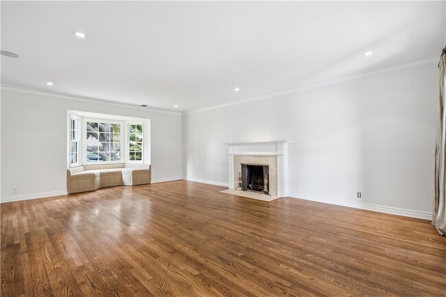 Photo - 1536 Bradbury Rd