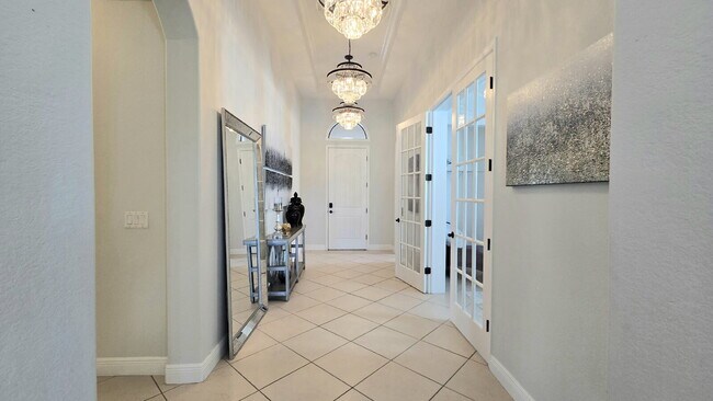 Photo - 1685 Serrano Cir