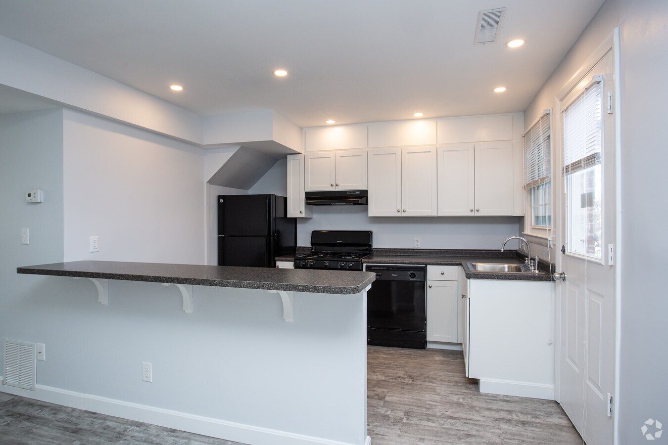 meadowbrook village apartments for rent in fitchburg ma forrent com