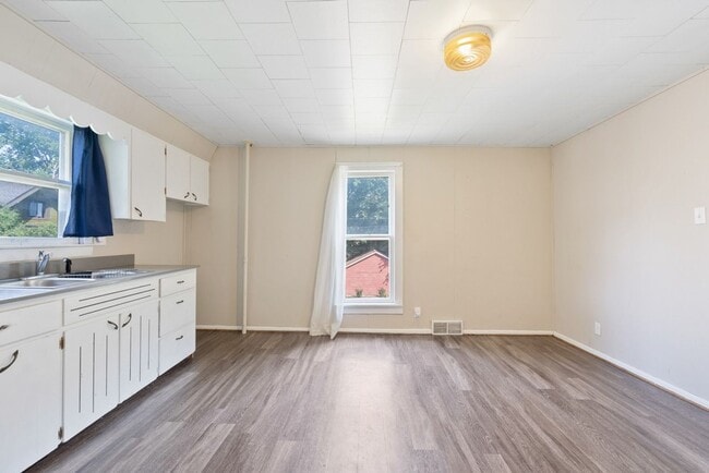 1012 Clay St Unit 1012 1/2