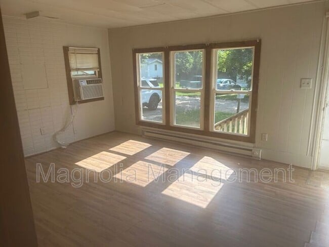 Photo - 168 Red Head Ln