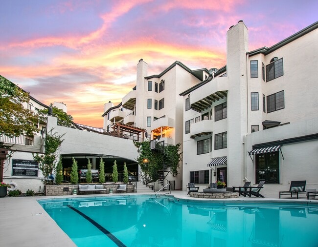 Building Photo - The Maxwell