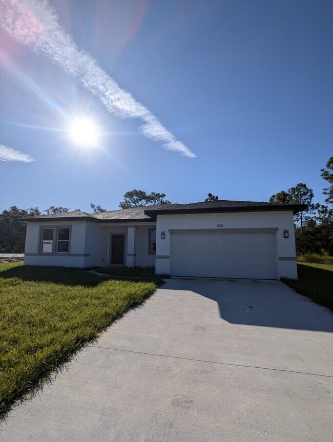 Beautiful and Secluded Poinciana Home for Rent