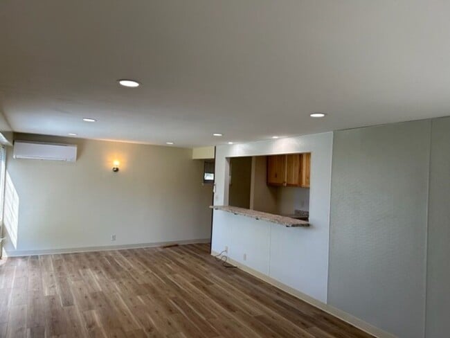 Photo - 1-Bedroom, 1-Bathroom Apartment -- SUBLET ...