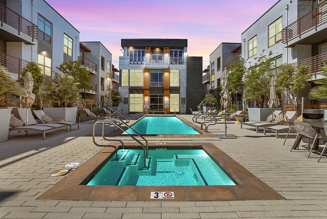 Building Photo - ROEN Menlo Park