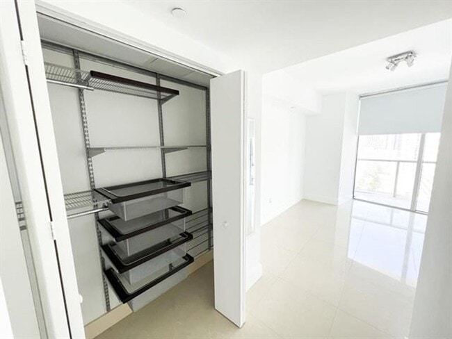 Photo - 495 Brickell Ave Unidad 495 Brickell # 2611