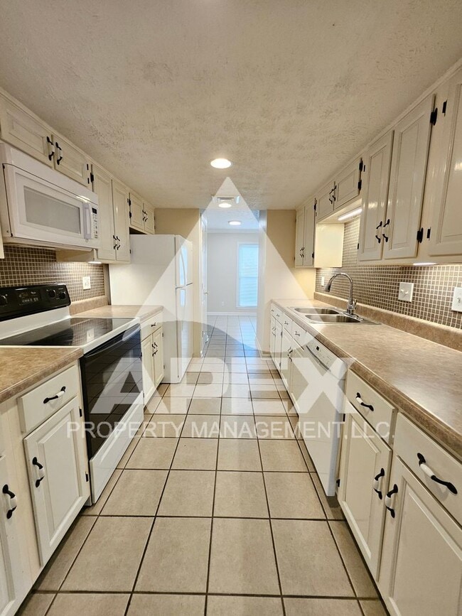 Photo - Spacious 3 Bd 2.5 Ba Condo w/Carport in heart of West Knox!